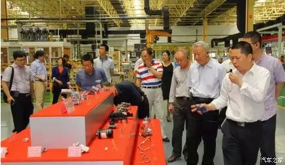 探秘智造新标杆 中国心十佳发动机专家团与媒体共访吉利眉山基地